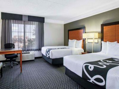 Hotel La Quinta By Wyndham Dallas South