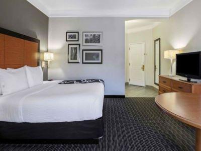 Hotel La Quinta By Wyndham Dallas South 3*