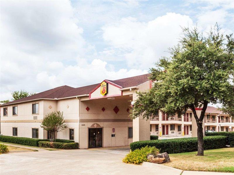 Super 8 By Wyndham East 2*