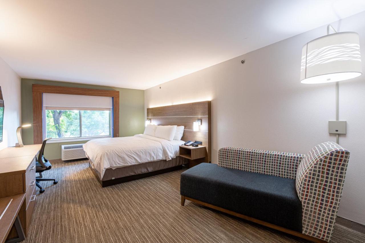Express & North - Stadium Area By Ihg Hotel 3*
