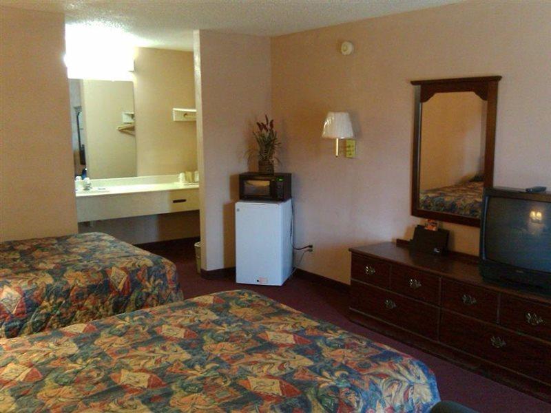 6-arlington, Tx - Uta Hotel 2*