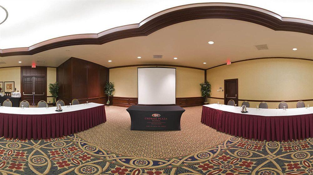 Crowne Plaza By Ihg Arlington
