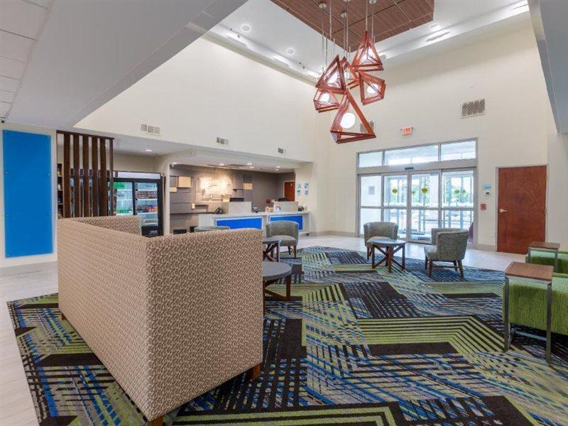 Express & North - Stadium Area By Ihg Hotel Arlington