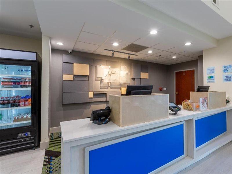 Hotel Express & North - Stadium Area By Ihg