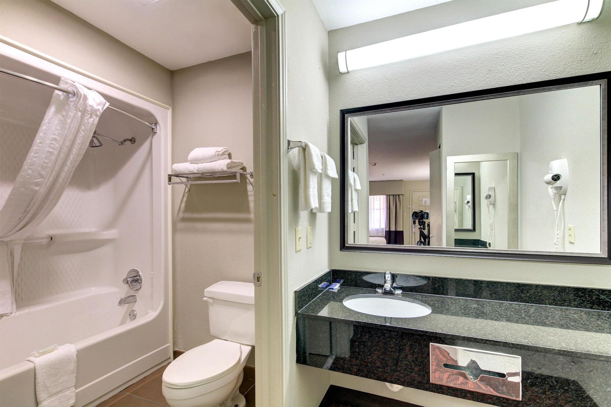 Hotel 6-arlington, Tx 2*