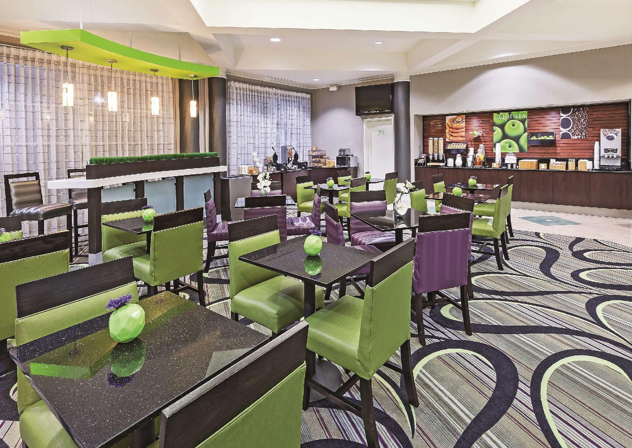 Hotel La Quinta By Wyndham Dallas South 3*