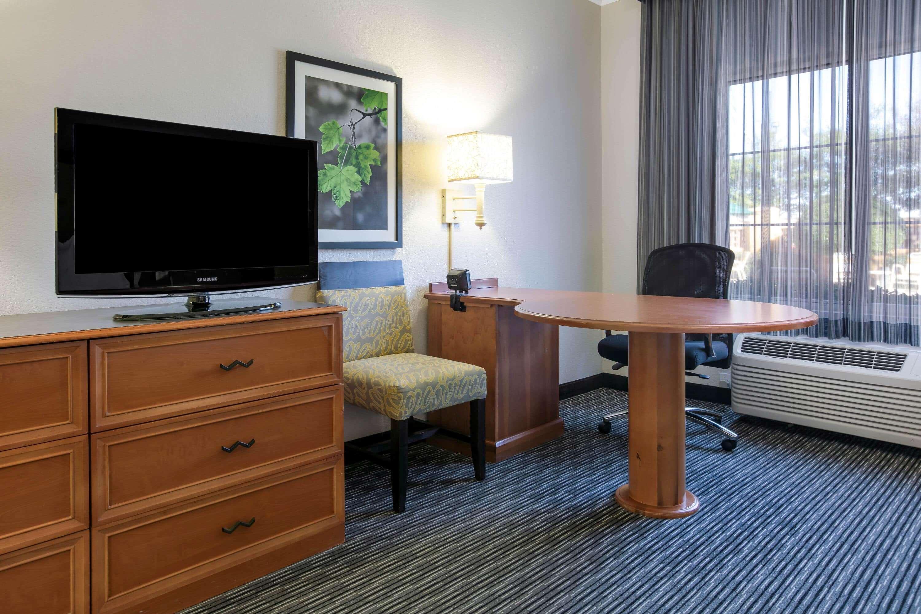 La Quinta By Wyndham Dallas South