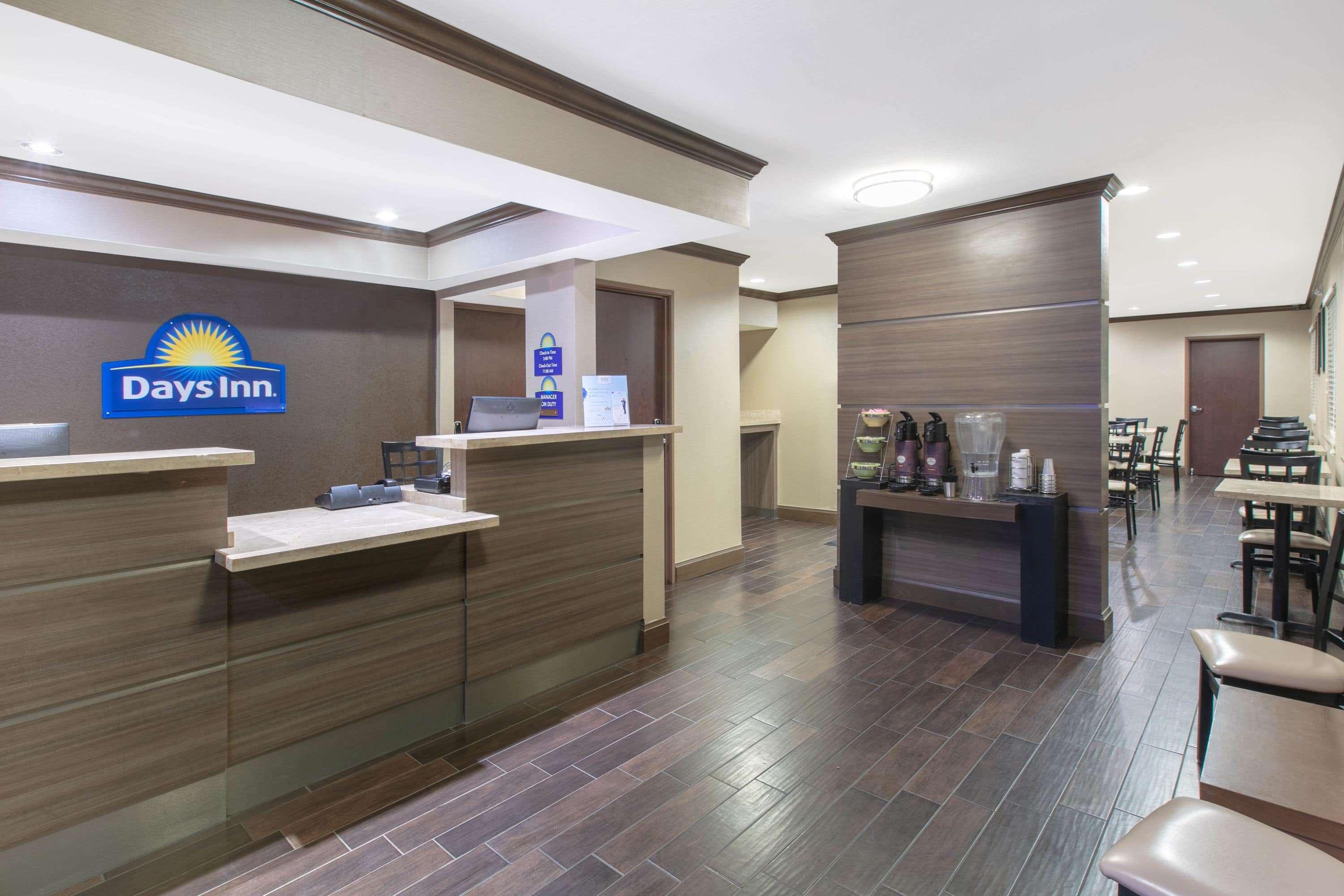 Hotel Days & By Wyndham Near Six Flags Arlington