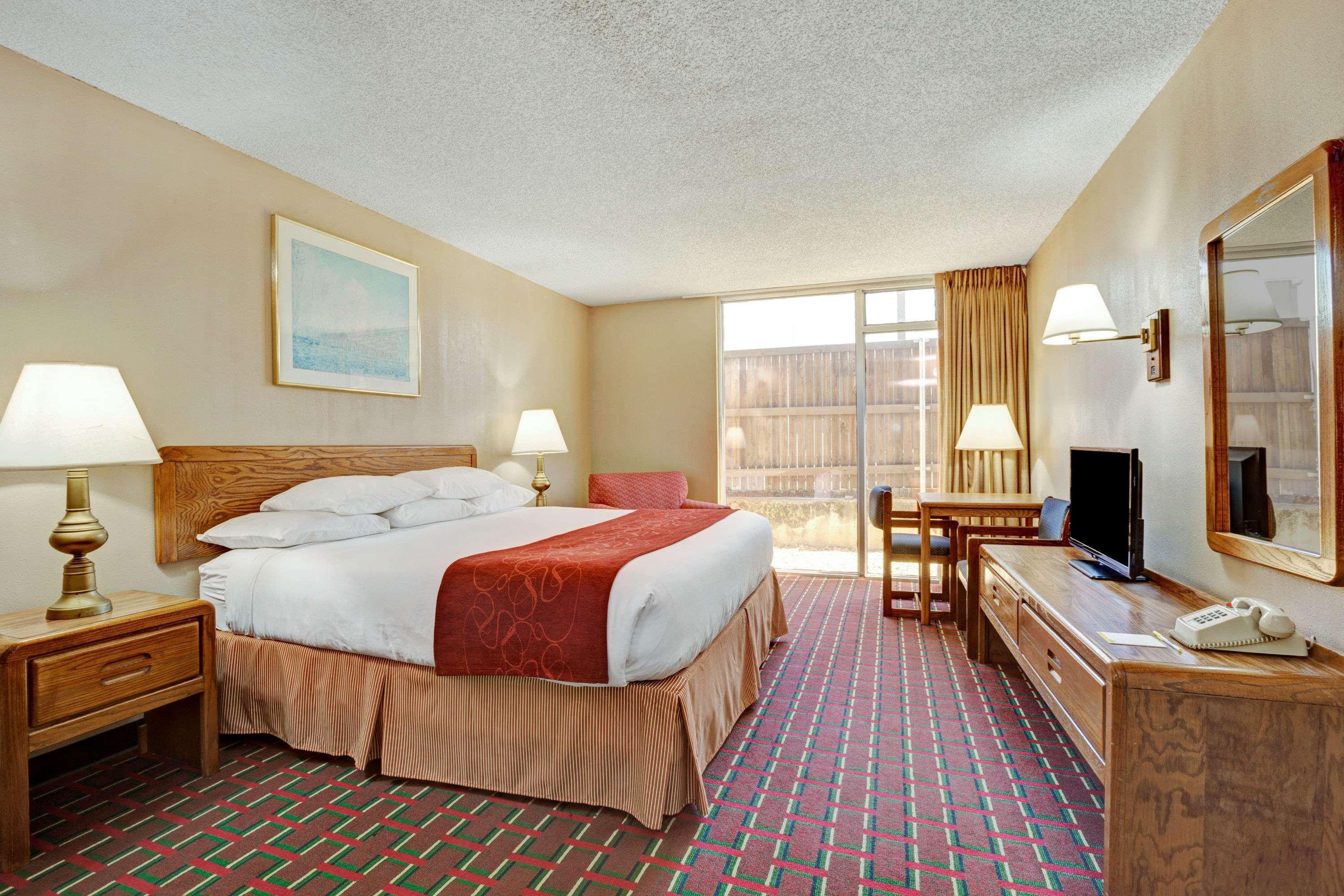 6 Tx Entertainment District Hotel Arlington