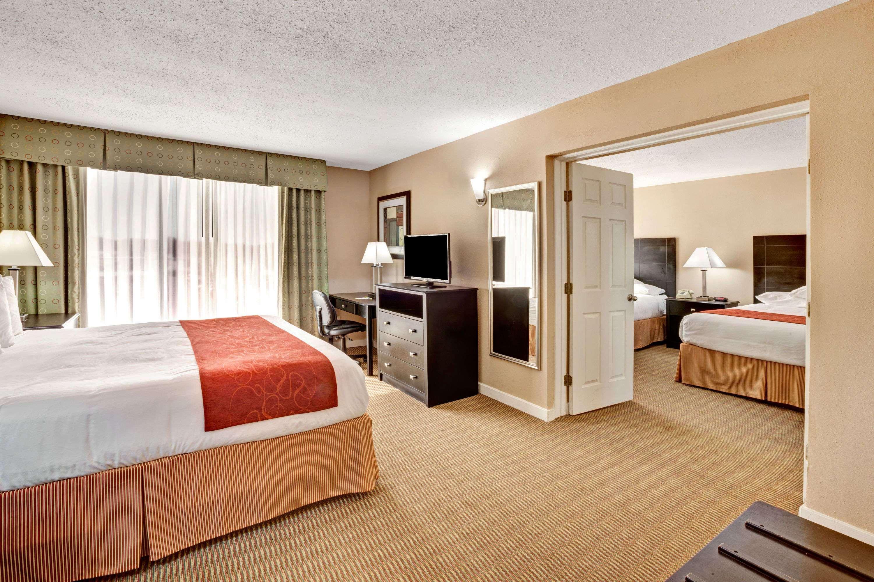 Hotel 6 Tx Entertainment District 2*