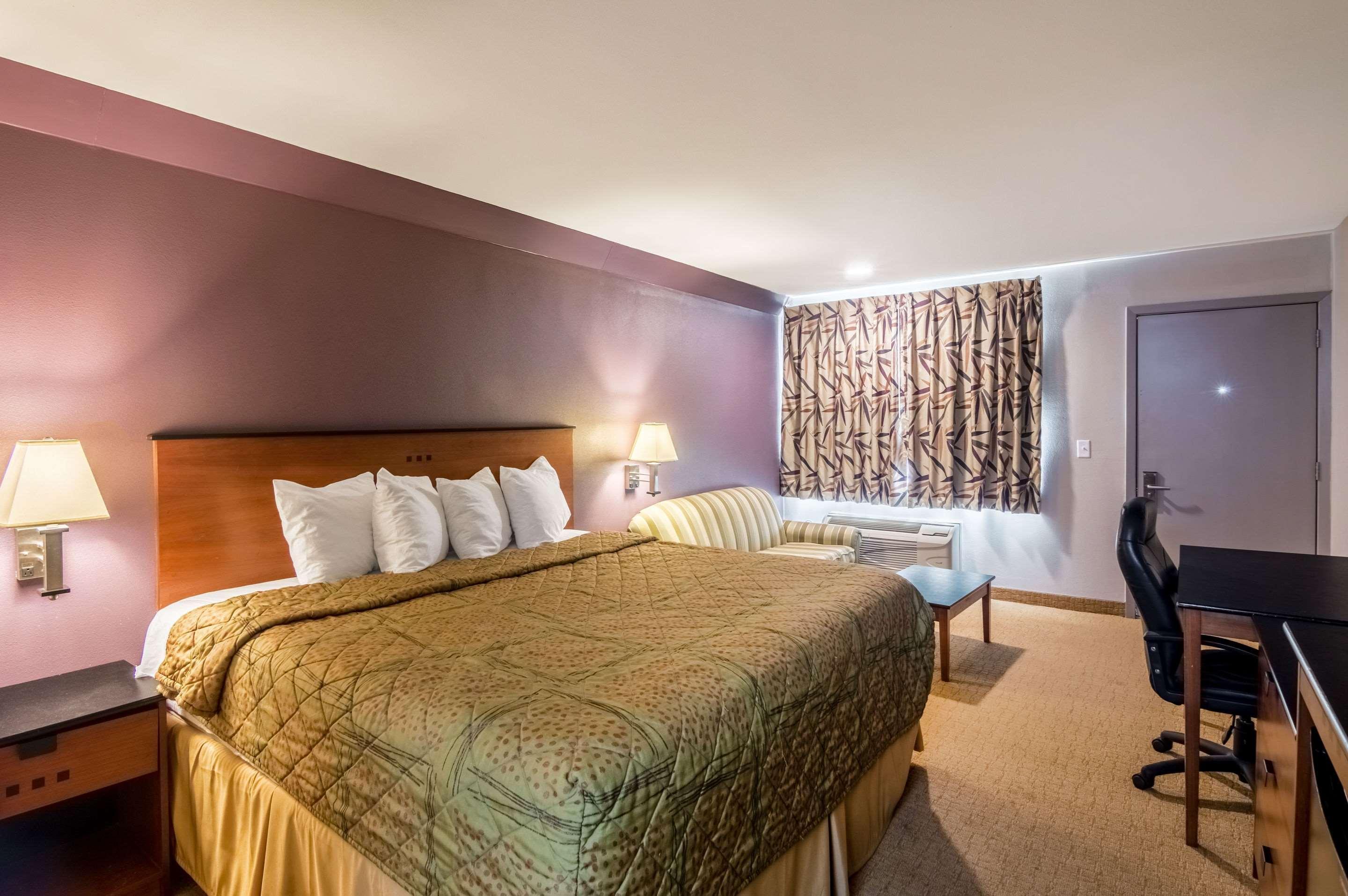 Rodeway Inn 2*