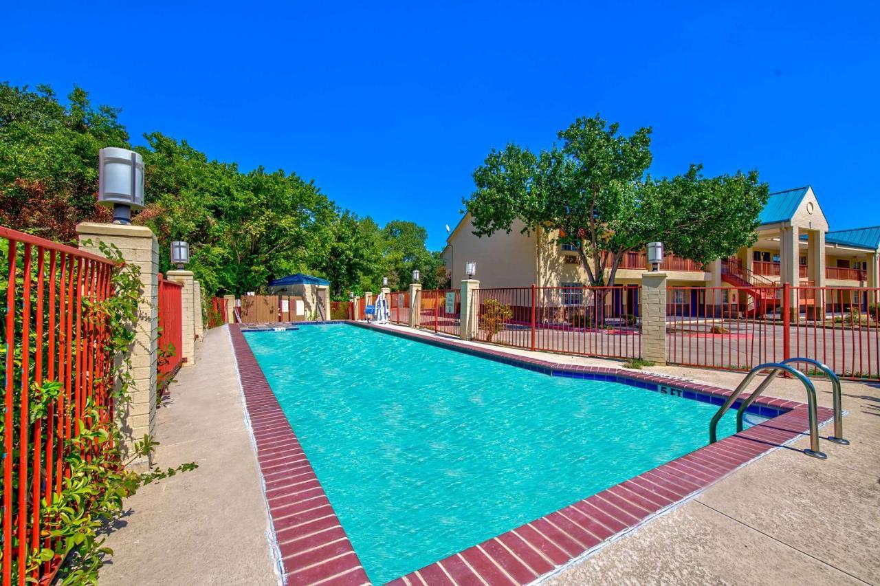 6-arlington, Tx Hotel