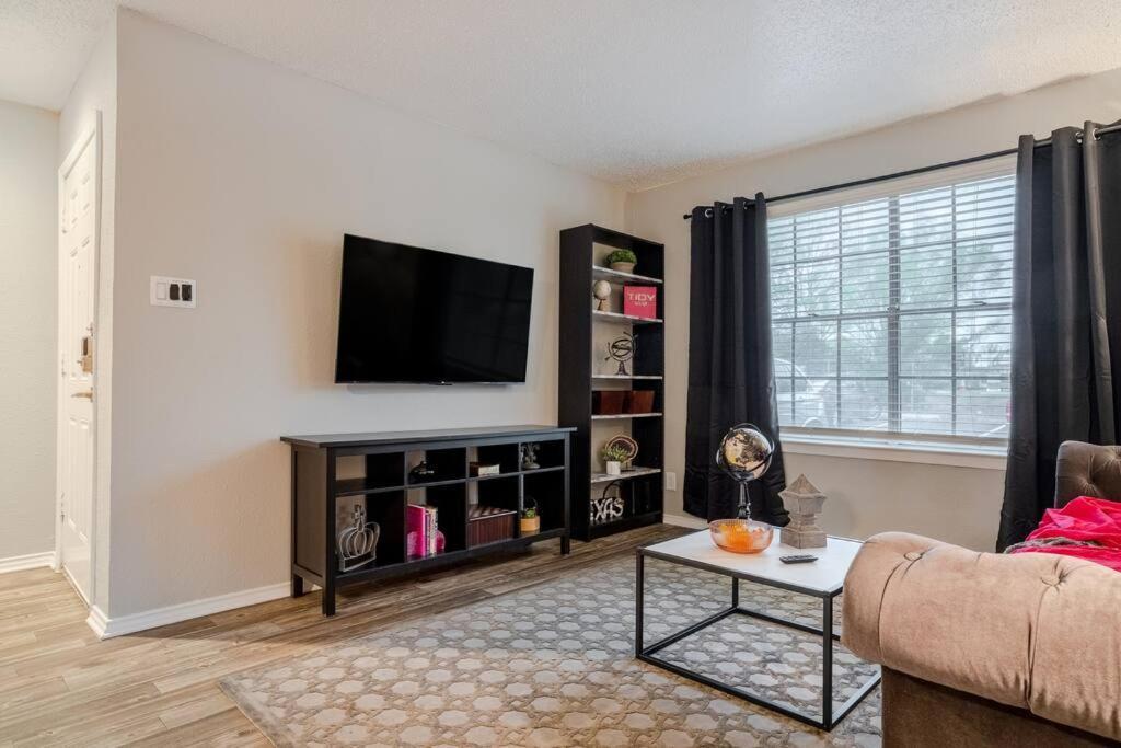 Stylish 1br Steps Away From At&t Stadium Apartamento