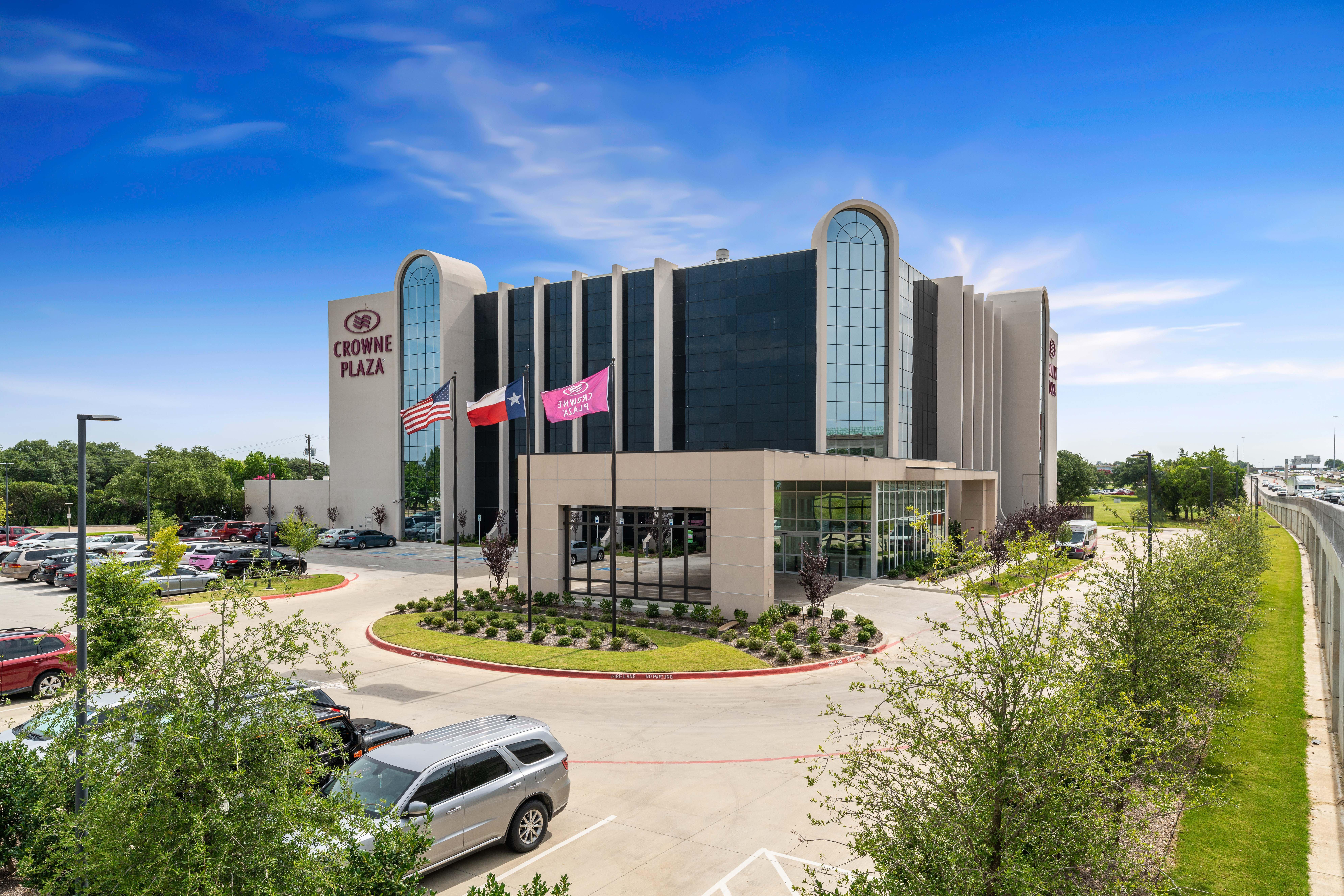 Crowne Plaza By Ihg Arlington