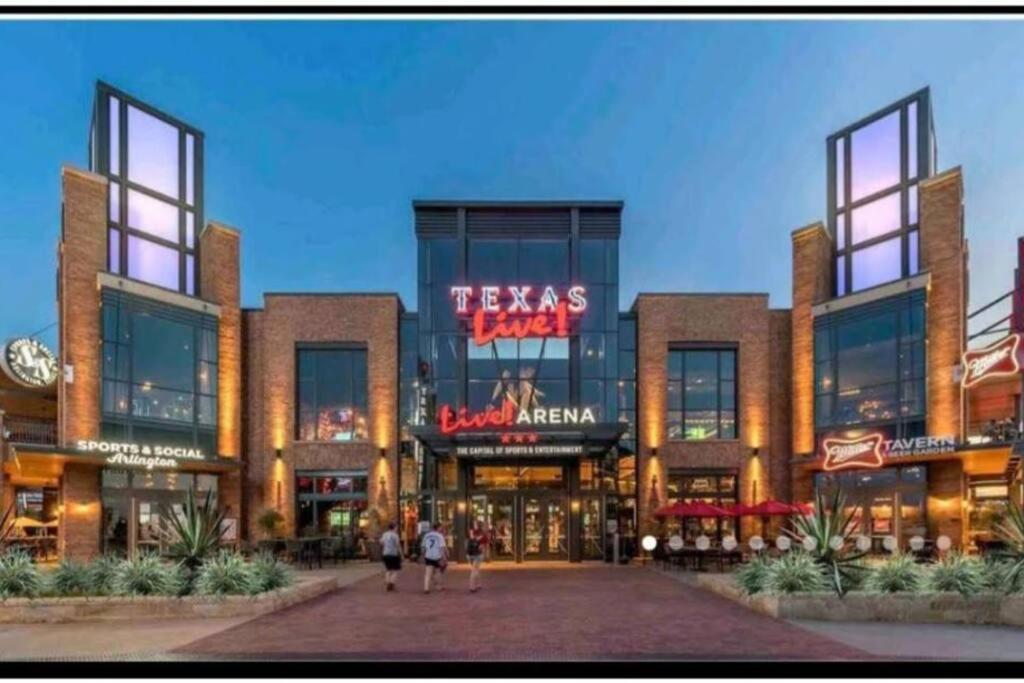 Apartamento Steps Away From At&t Stadium! Luxurious King Bed! *