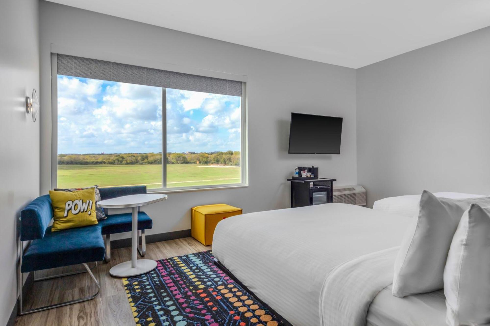 Aloft Dallas South Hotel