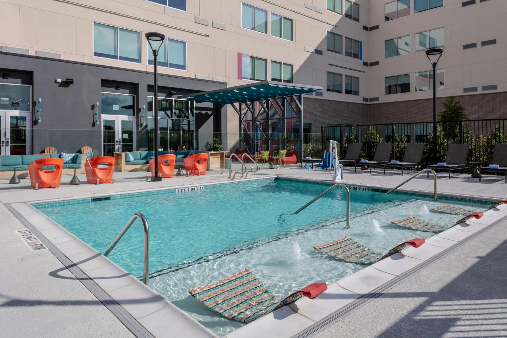 Aloft Dallas South Hotel Arlington
