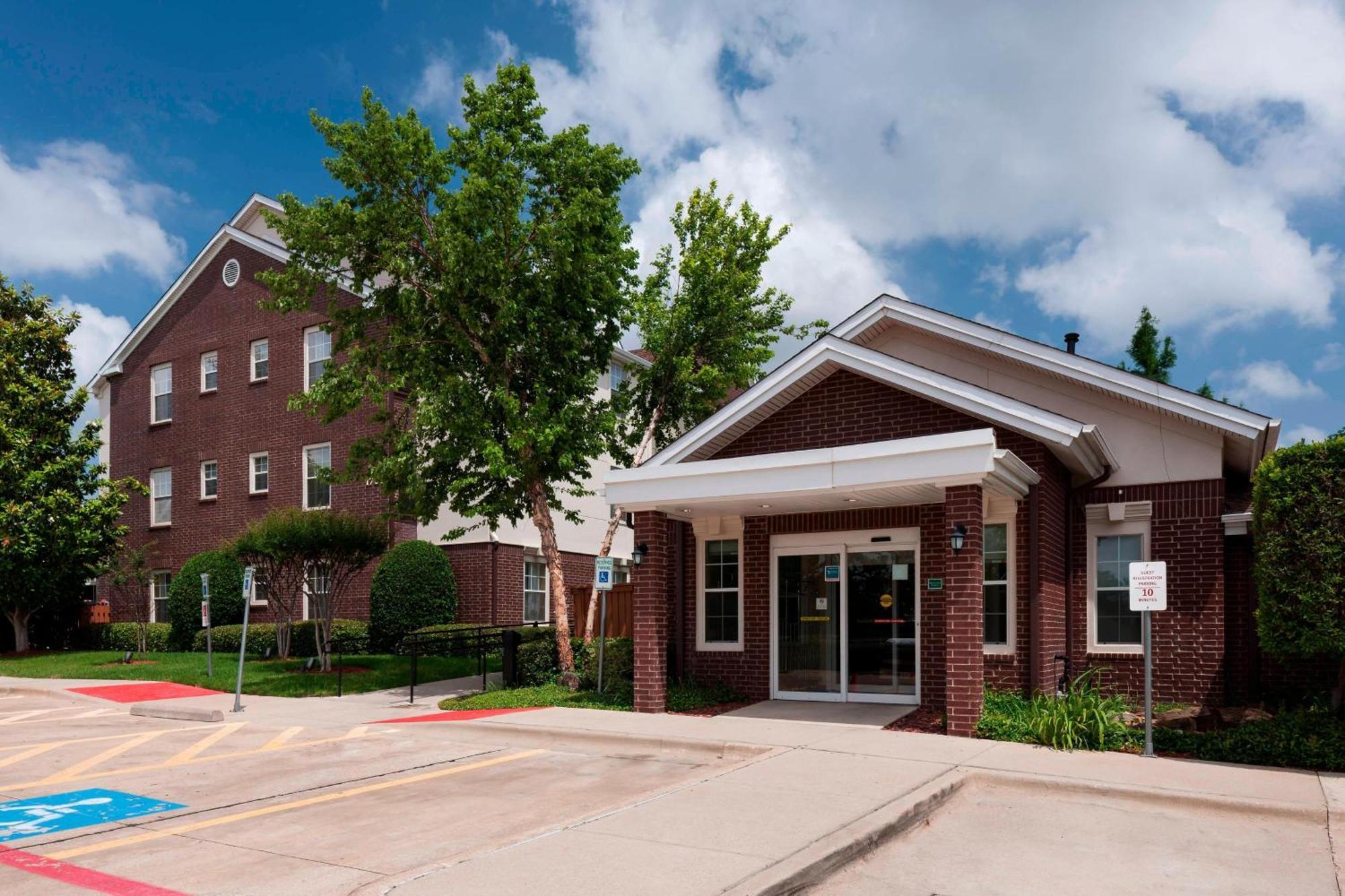 Towneplace Dallas North Hotel