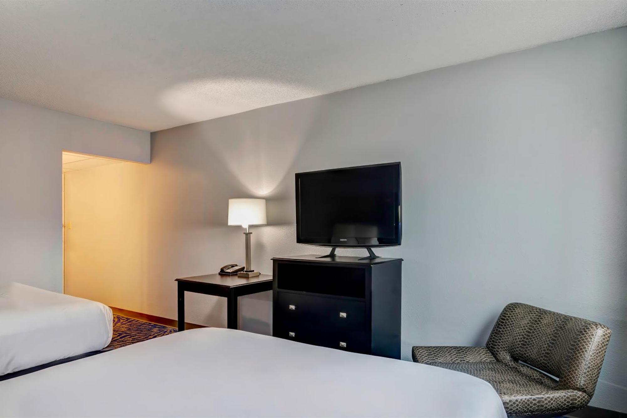 Hotel 6 Tx Entertainment District 2*