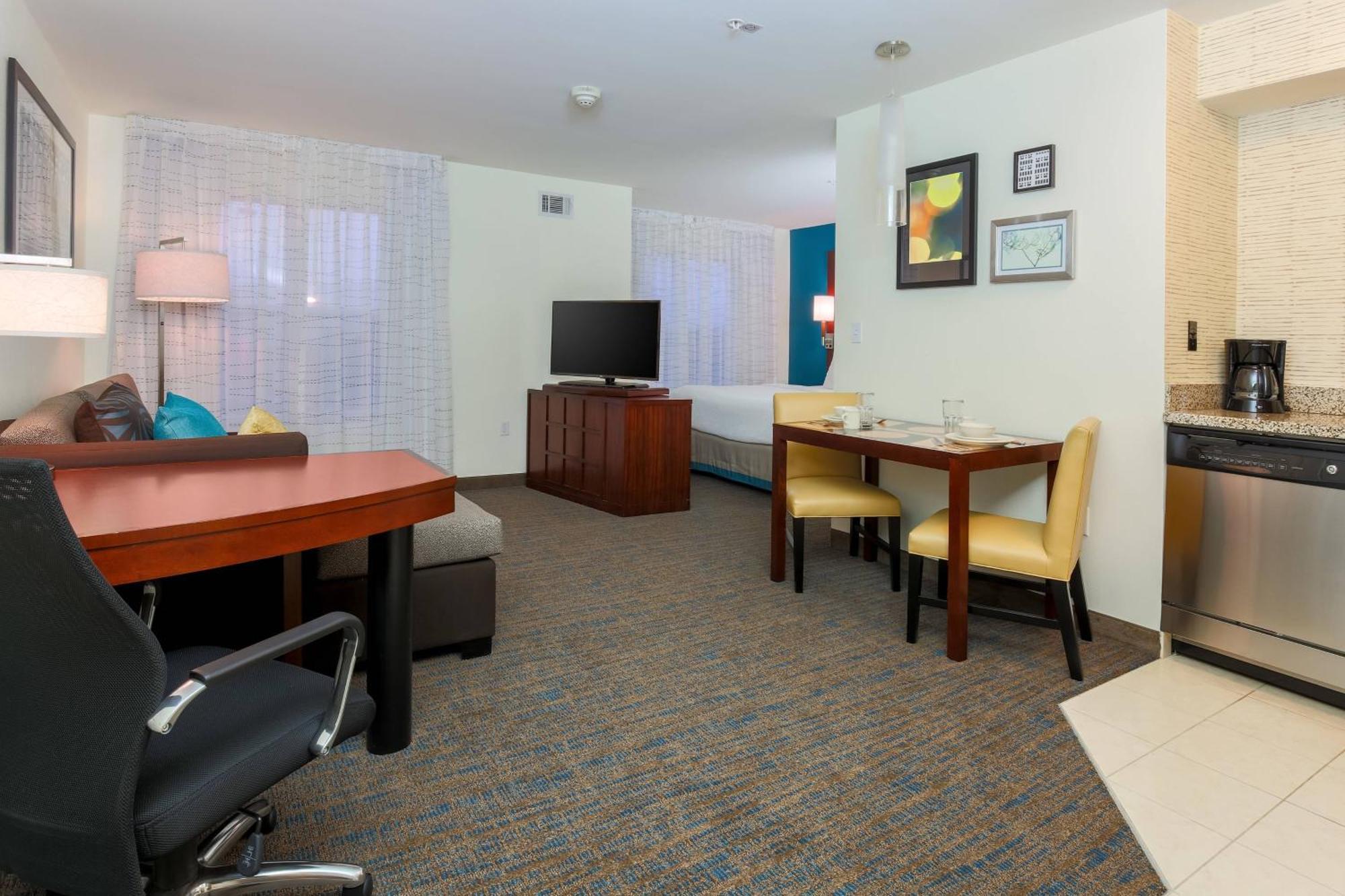 Hotel By Marriott South 3*