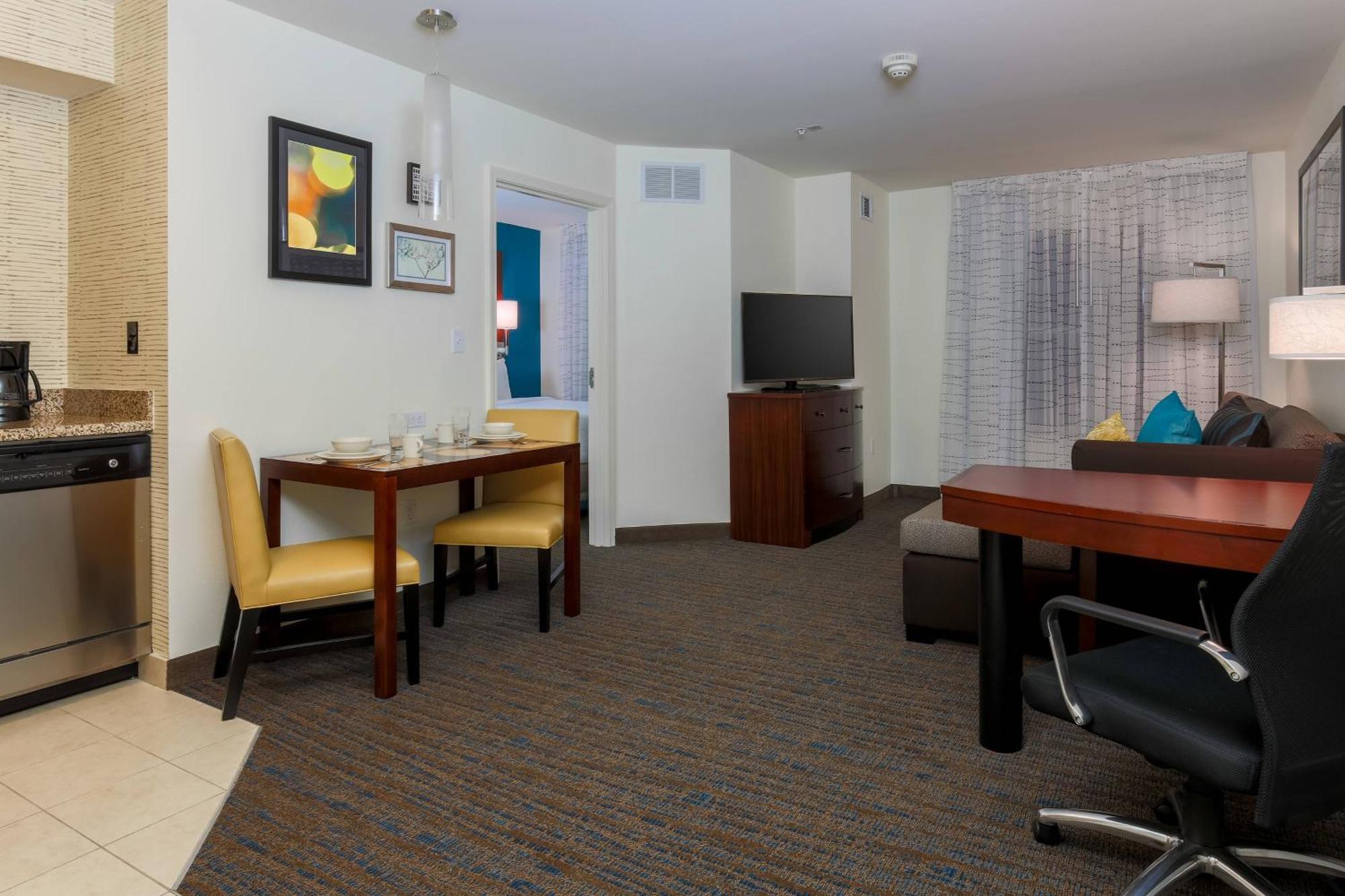 Hotel By Marriott South 3*