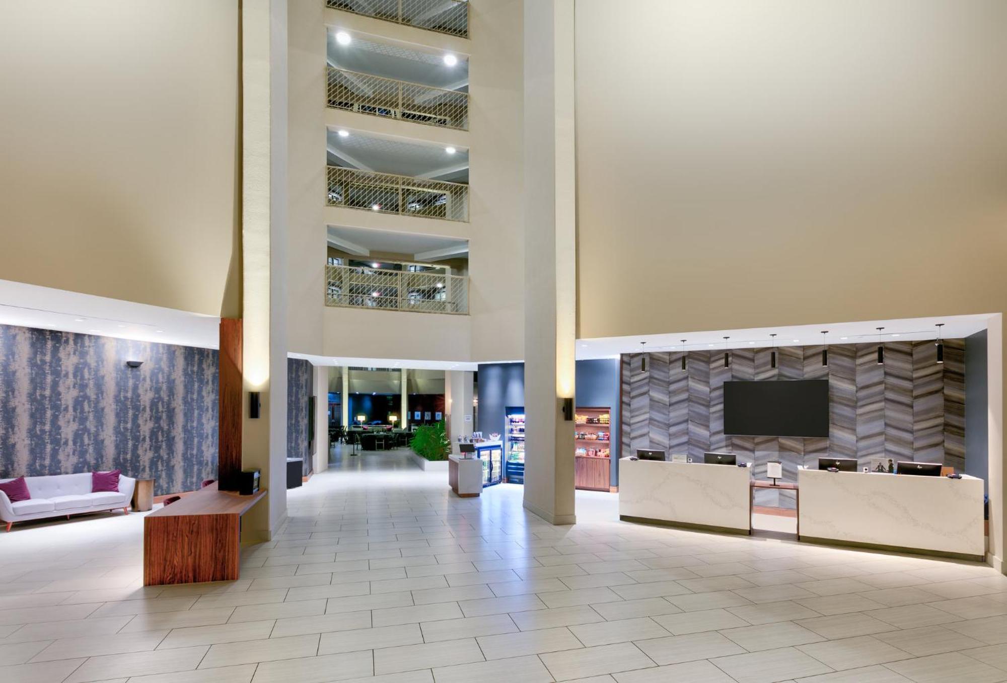 Hotel Crowne Plaza By Ihg 4*