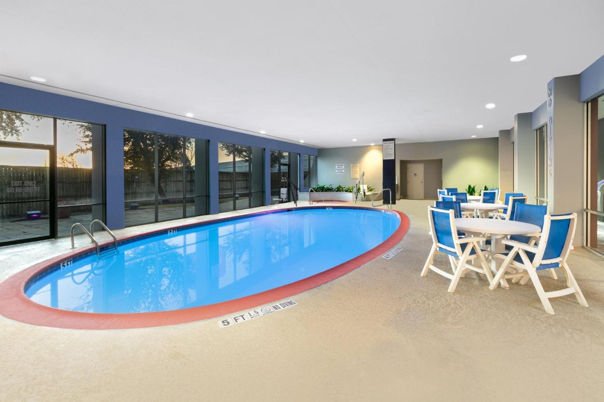 Crowne Plaza By Ihg Arlington