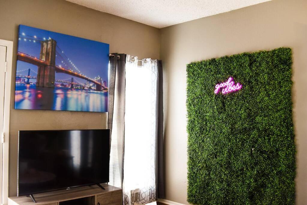 Apartment 6 Mins Away Cowboy/ranger Stadium 1bd Arlington