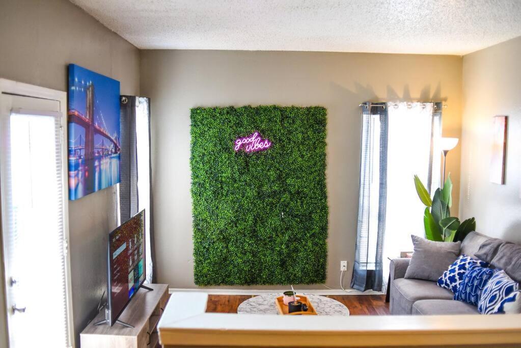 Apartment 6 Mins Away Cowboy/ranger Stadium 1bd *