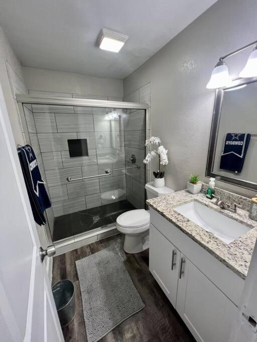Lovely 2-bedroom Next To At&t Stadium