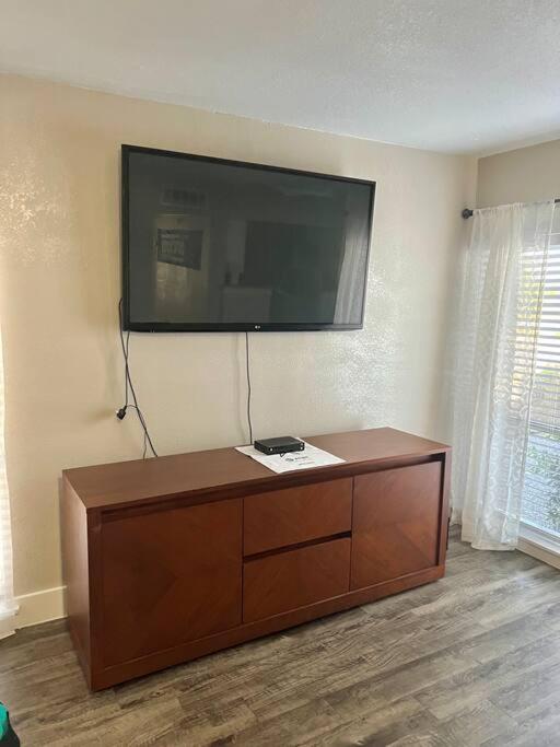 Lovely 2-bedroom Next To At&t Stadium Apartment *