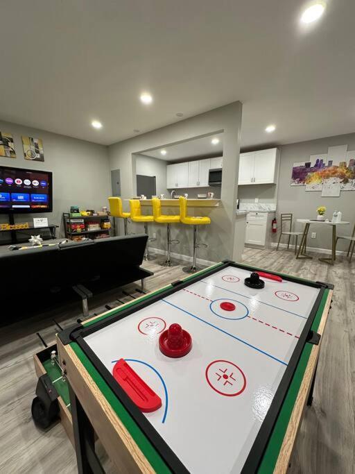 Retreat And Games Galore 7 Mins From At&t Apartment