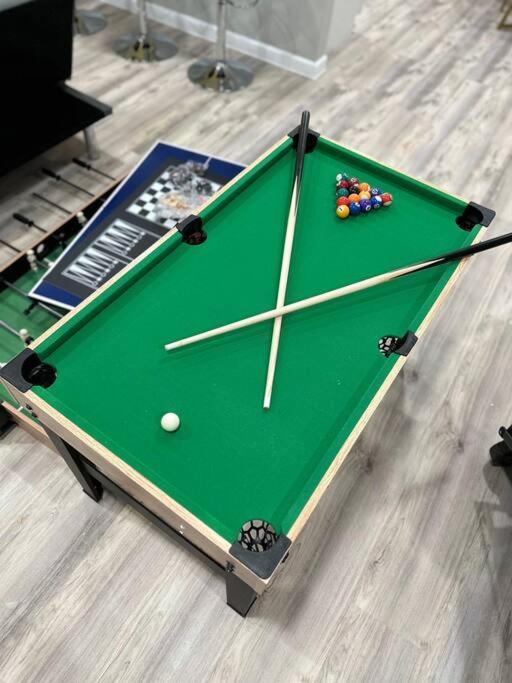 Retreat And Games Galore 7 Mins From At&t Arlington