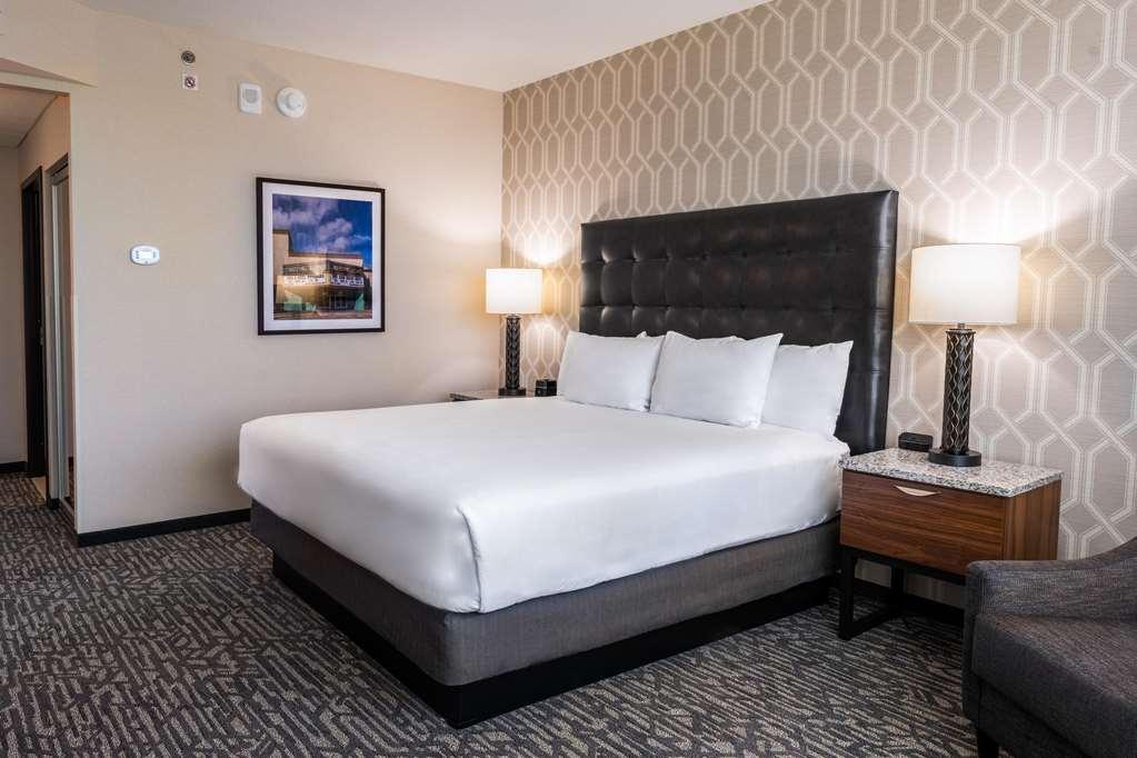 Drury Plaza Dallas * Arlington