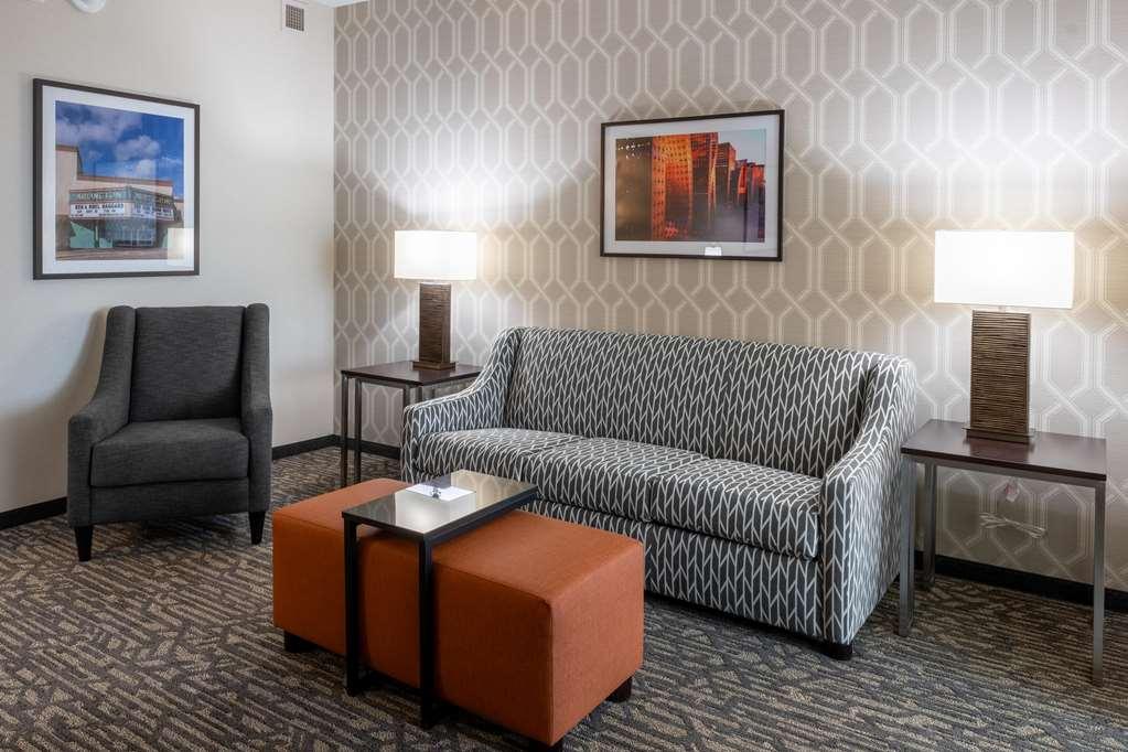 Drury Plaza Dallas Hotel *
