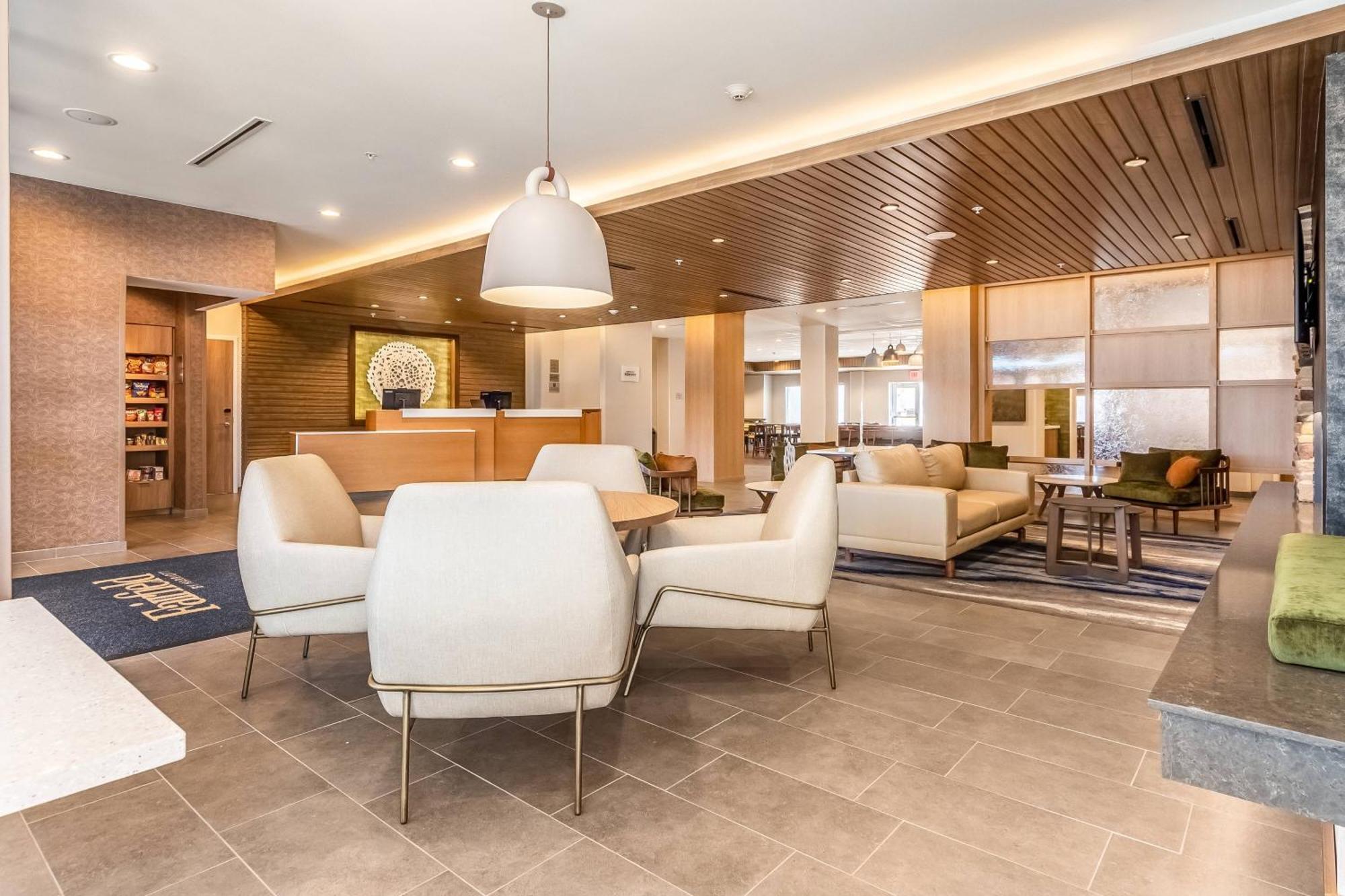Fairfield & Dallas South Hotel 3*