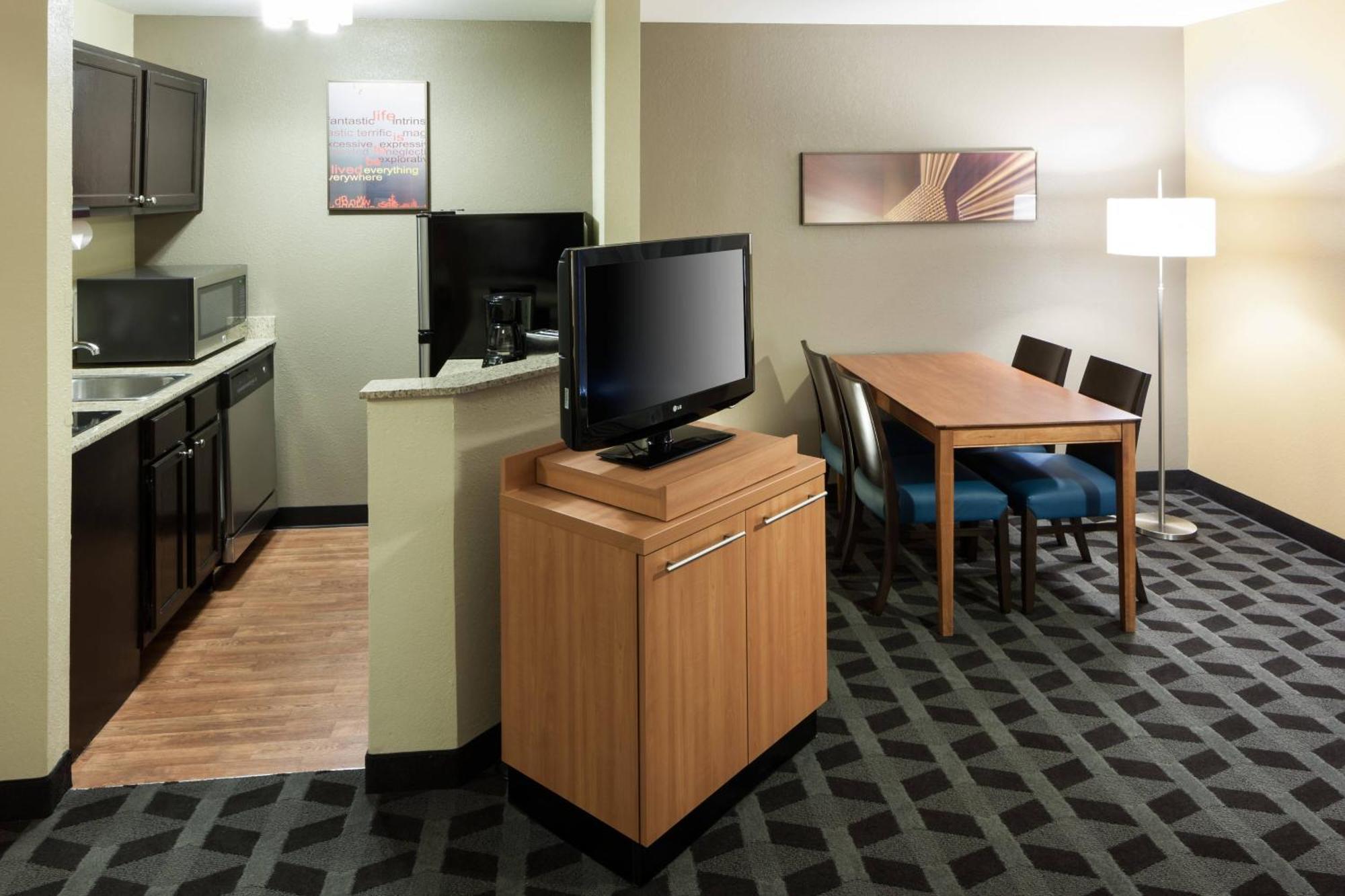 Towneplace Dallas North Hotel 3*
