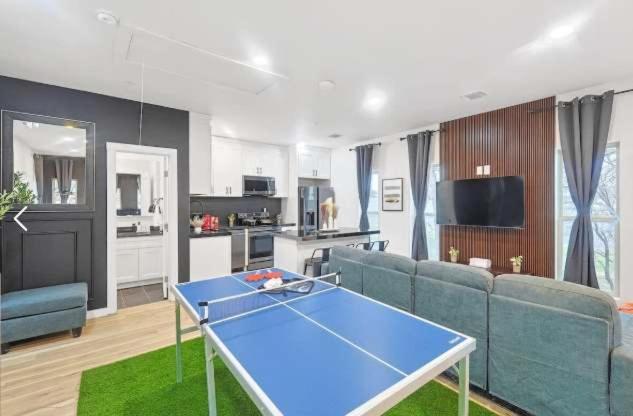 Sleeps 8 Near Stadium At&t At *