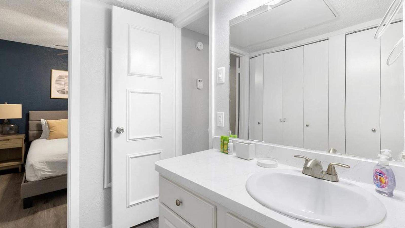 Landing At The Biltmore - 1 Bedroom In North Apartment