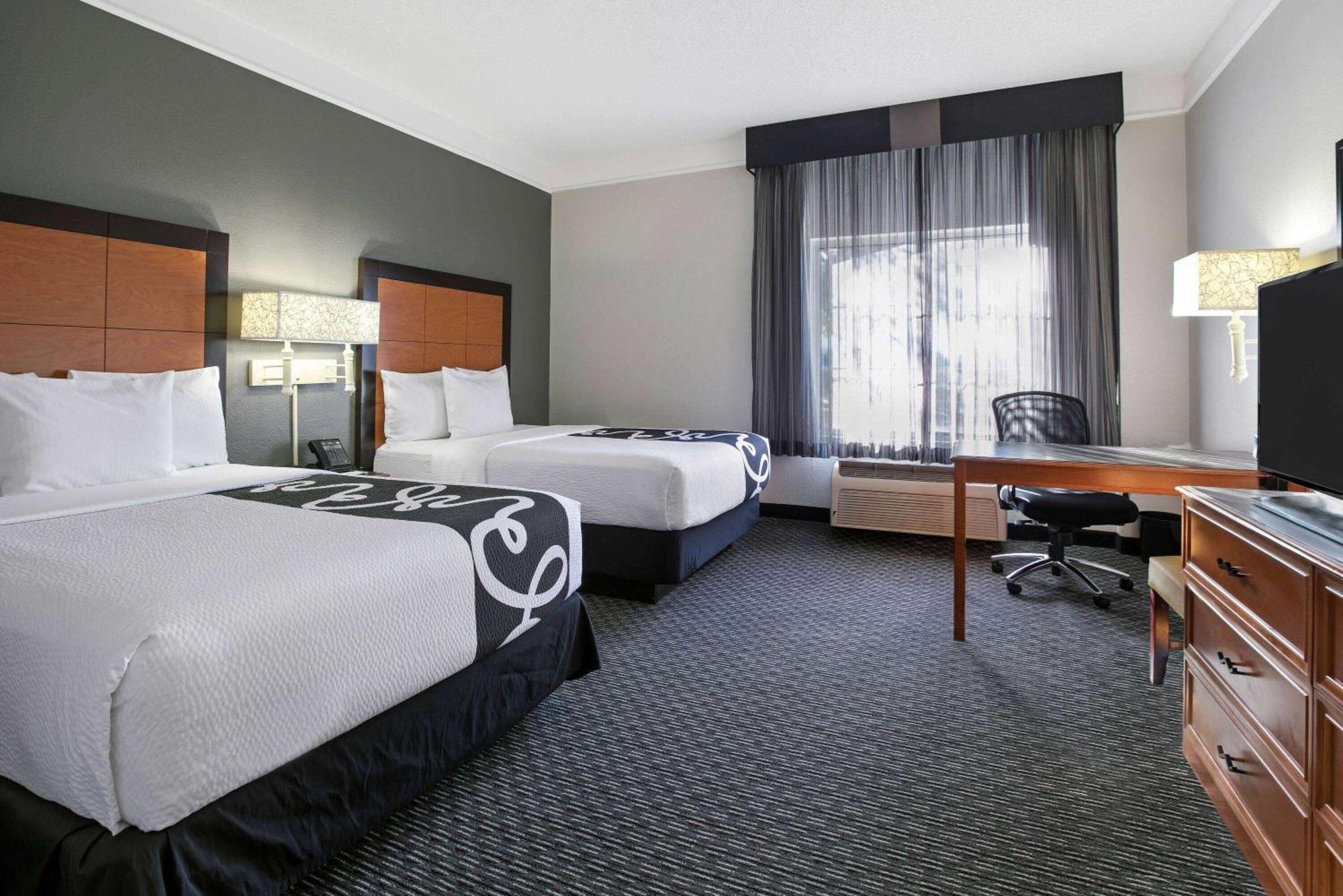 La Quinta By Wyndham Dallas South Hotel