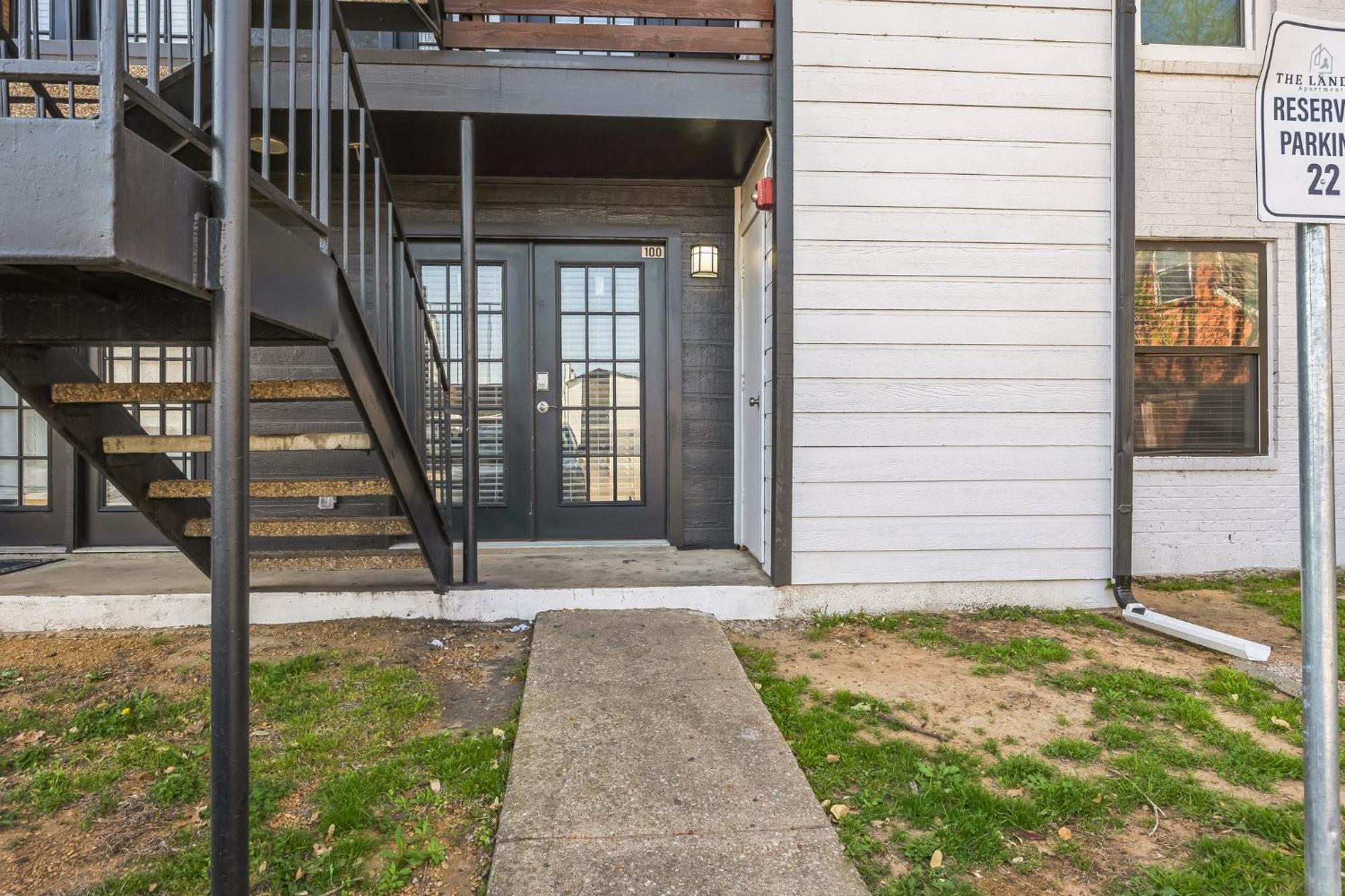 The Landry 100 Spacious And Cozy 2 Bedroom 2bth *