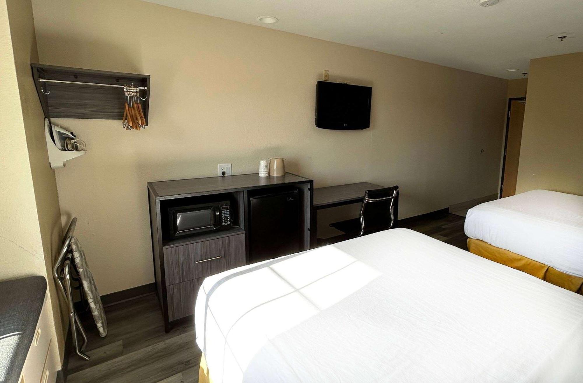 Travelodge By Wyndham Arlington/dallas Area Hotel 2*