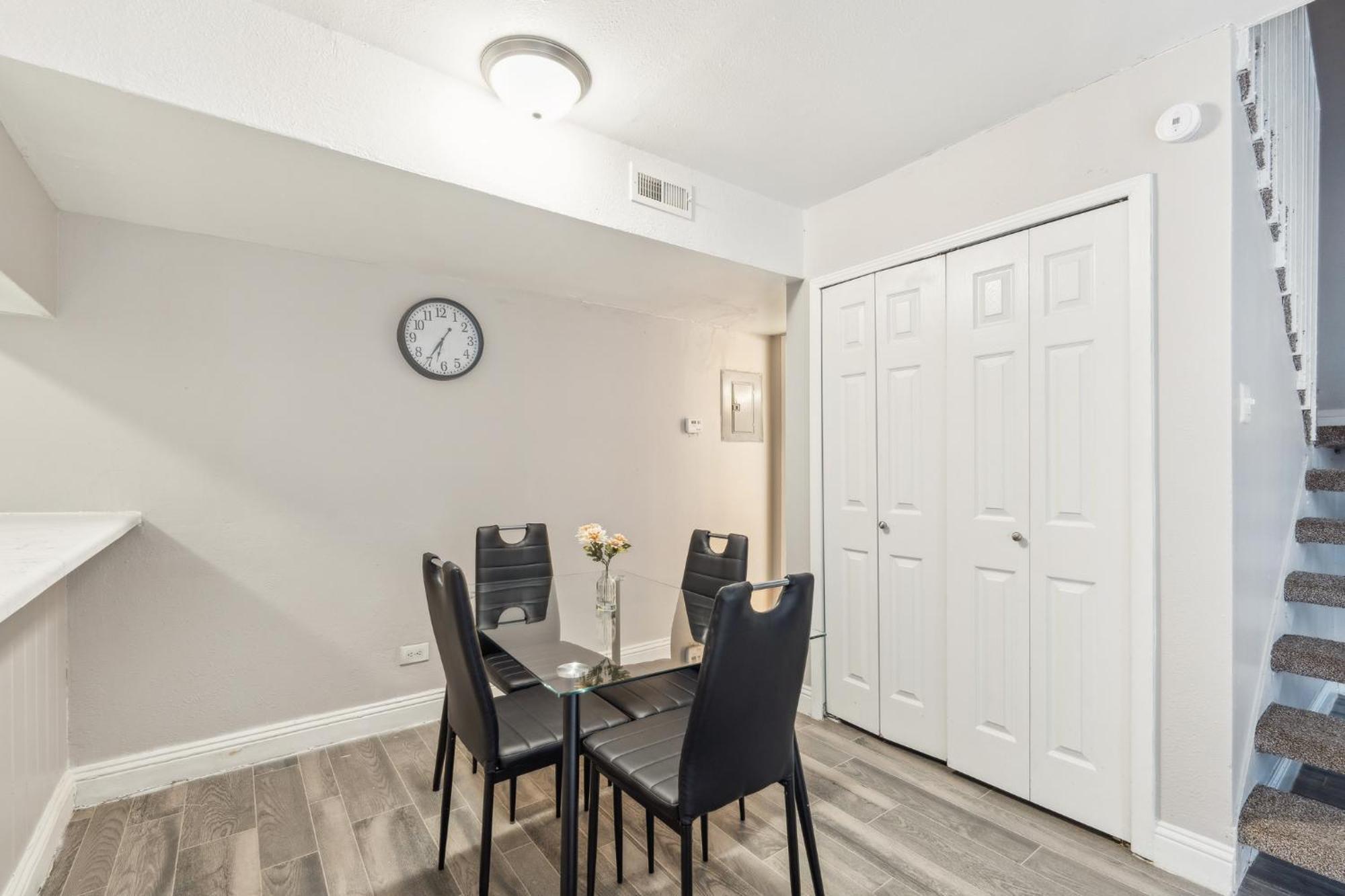 Stratton 401a I Spacious 2 Bed 15 Bath Arlington