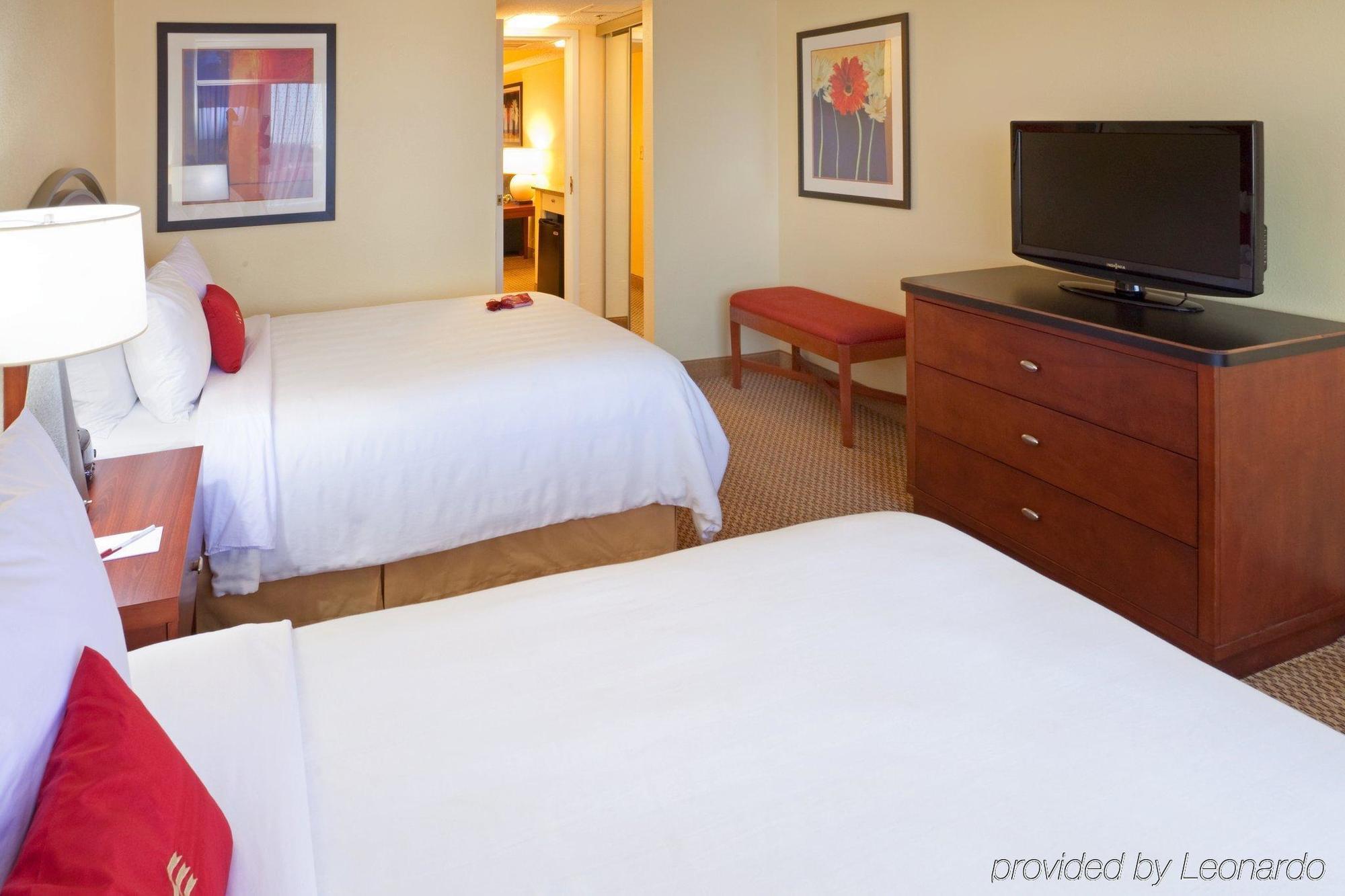 Hotel Crowne Plaza By Ihg 4*
