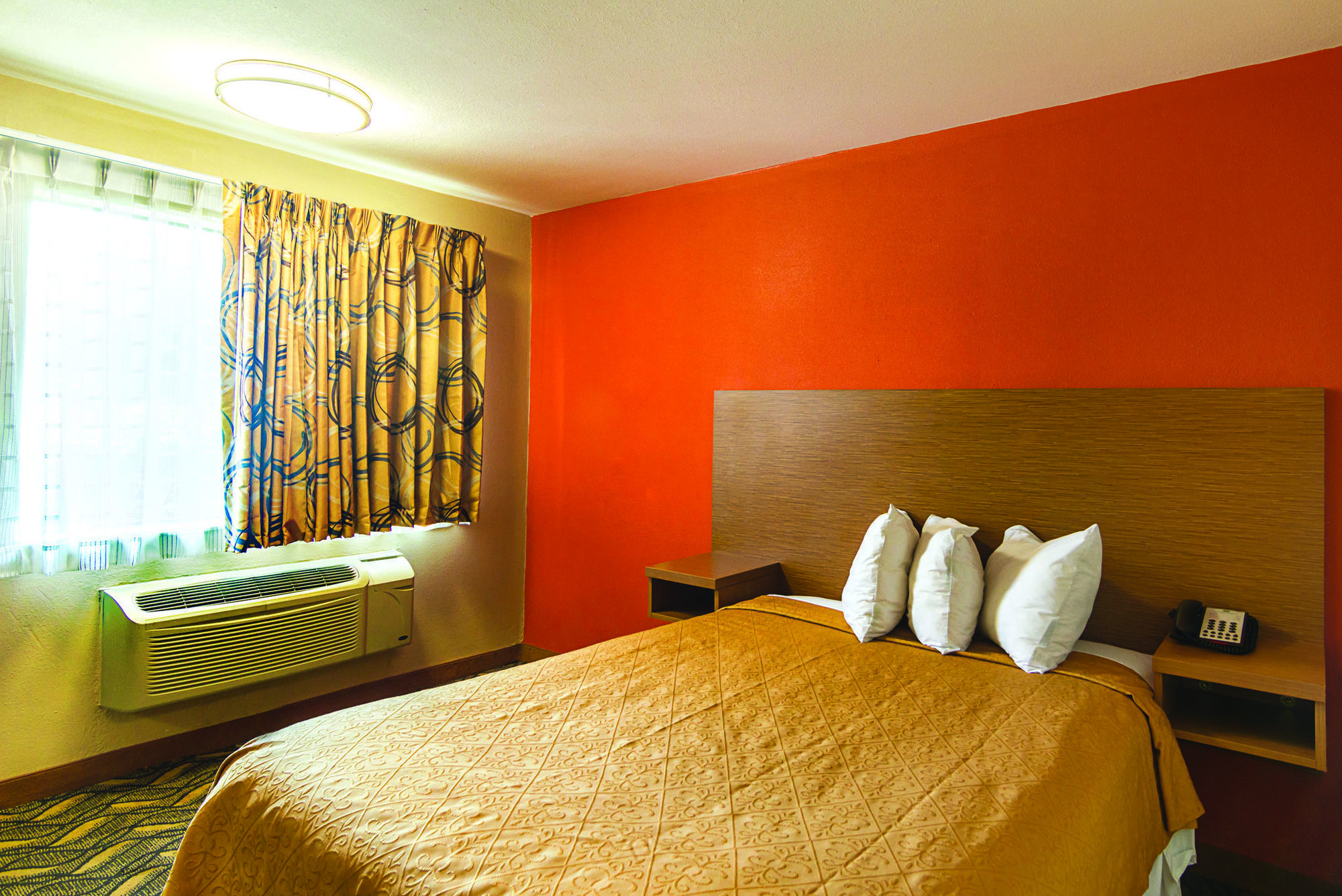 Hotel Days & By Wyndham Near Six Flags Arlington