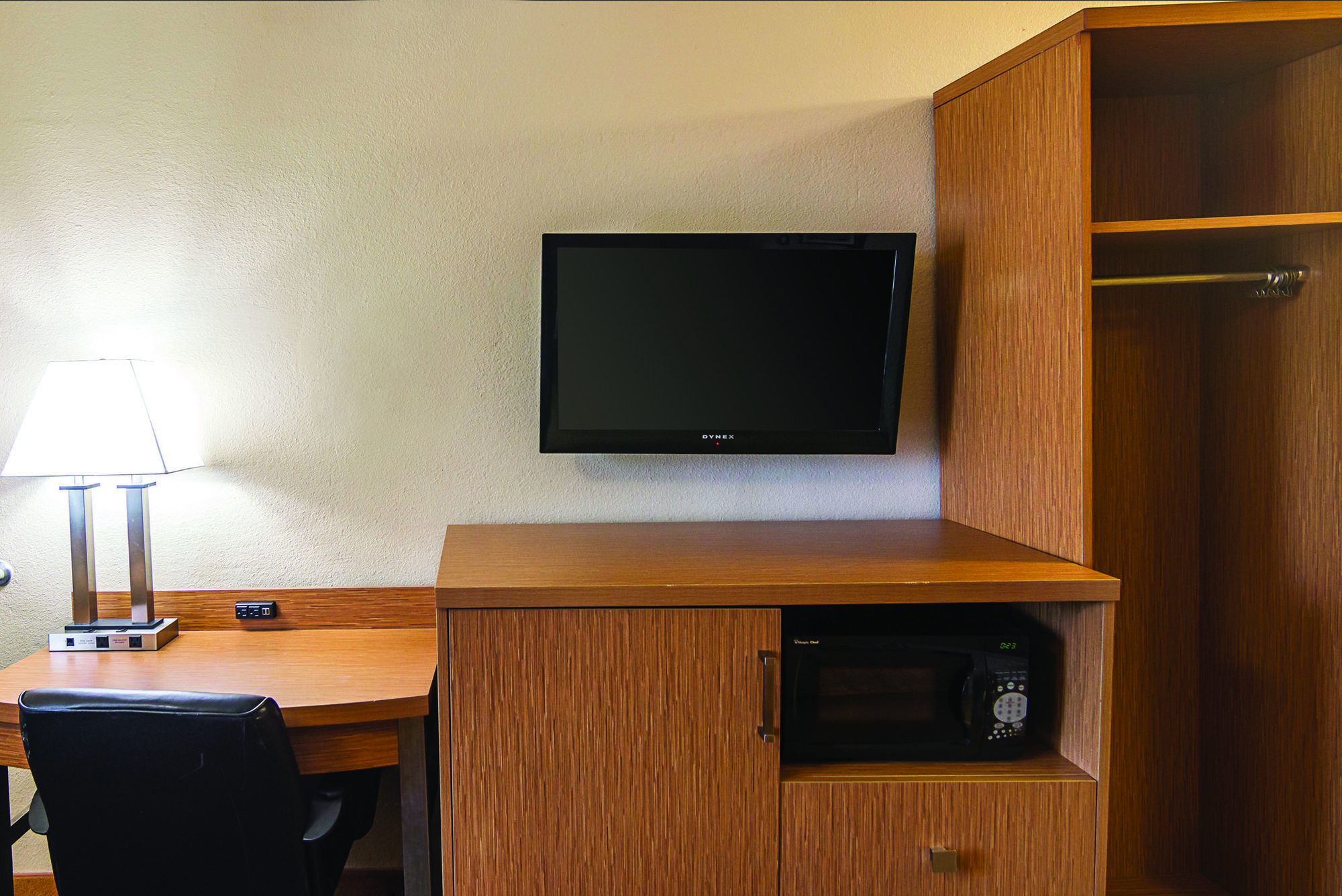 Hotel Days & By Wyndham Near Six Flags 2*