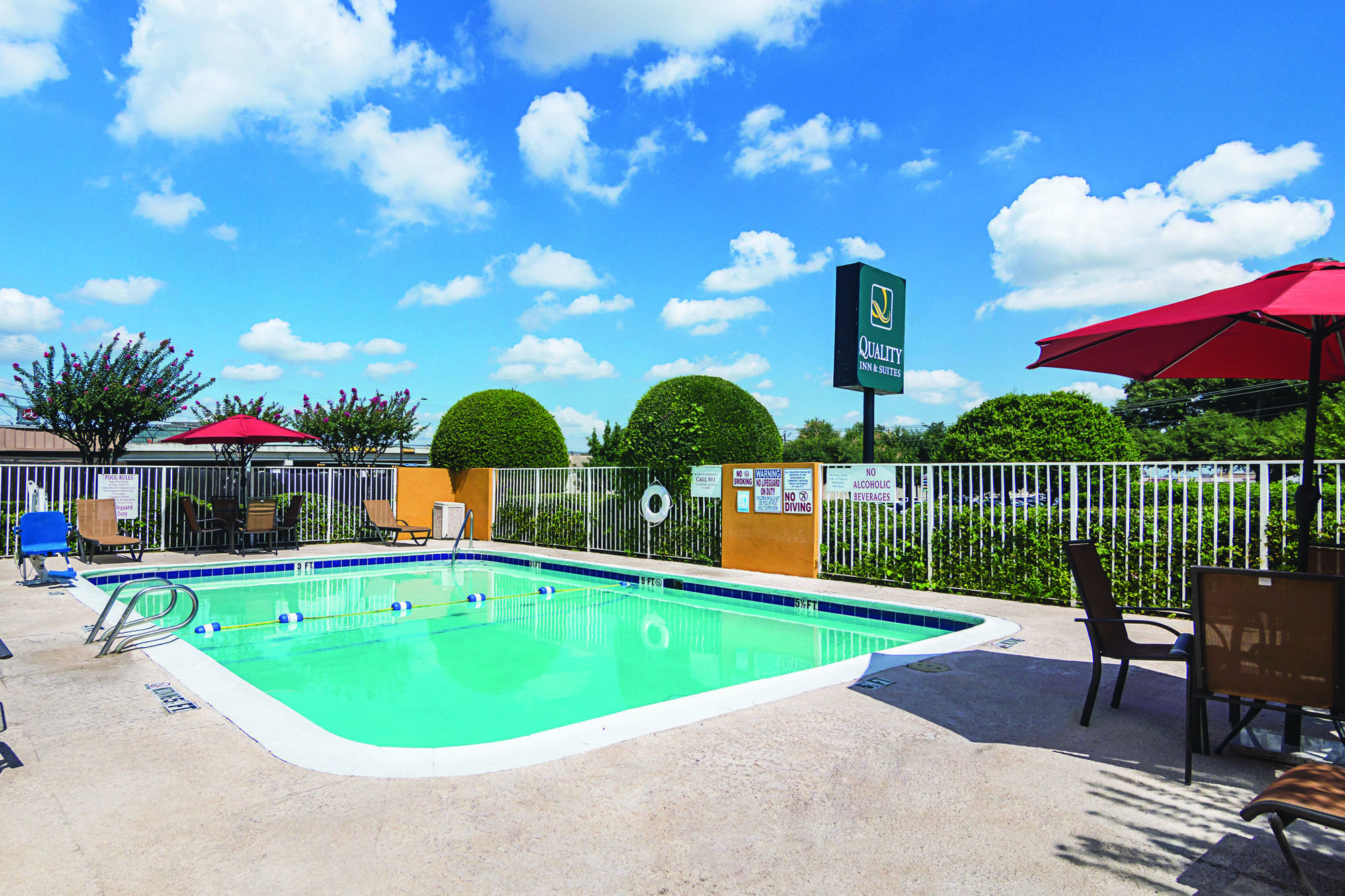 Days & By Wyndham Near Six Flags