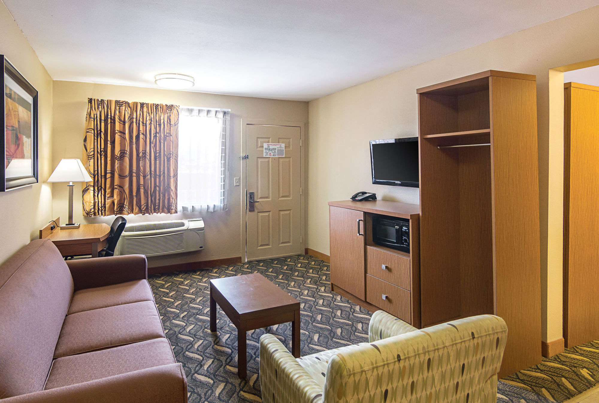 Hotel Days & By Wyndham Near Six Flags Arlington