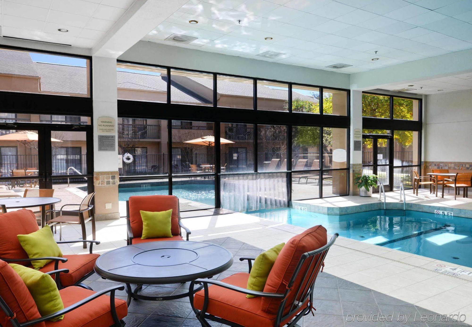 Courtyard By Marriott Dallas Entertainment District Hotel 3*