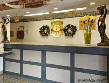 Super 8 By Wyndham East Hotel